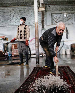 شستشوی سنتی قالی در قالیشویی آپادانا