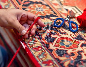 خدمات تخصصی و حرفه ای رفوی فرش در قالیشویی آپادانا